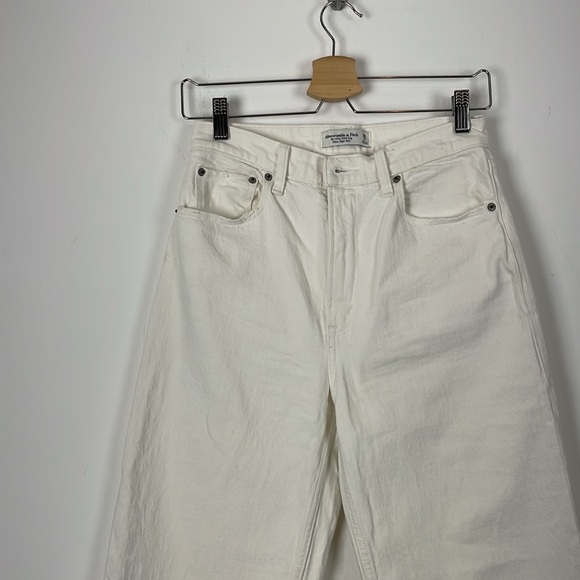 Abercrombie & Fitch The Crop Wide Leg Ultra High Rise 5 Pocket Raw Hem Womens 26 - Picture 3 of 10